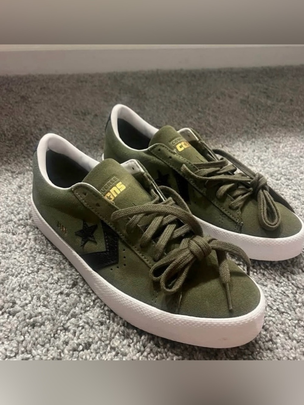 Never Worn Converse Suede Low Top Sneakers - Olive Green with Black Star